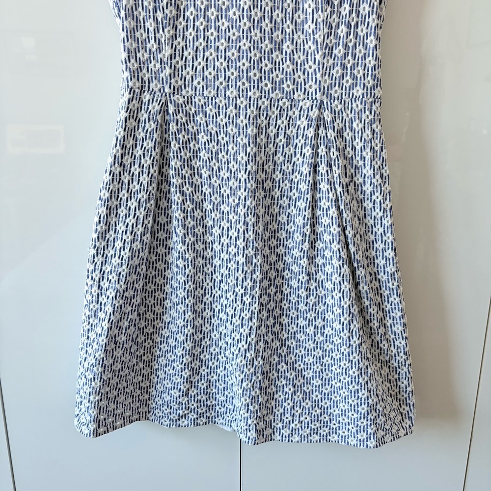 Brooks Brothers Blue and White Patterned Dress - Picture 4 of 11